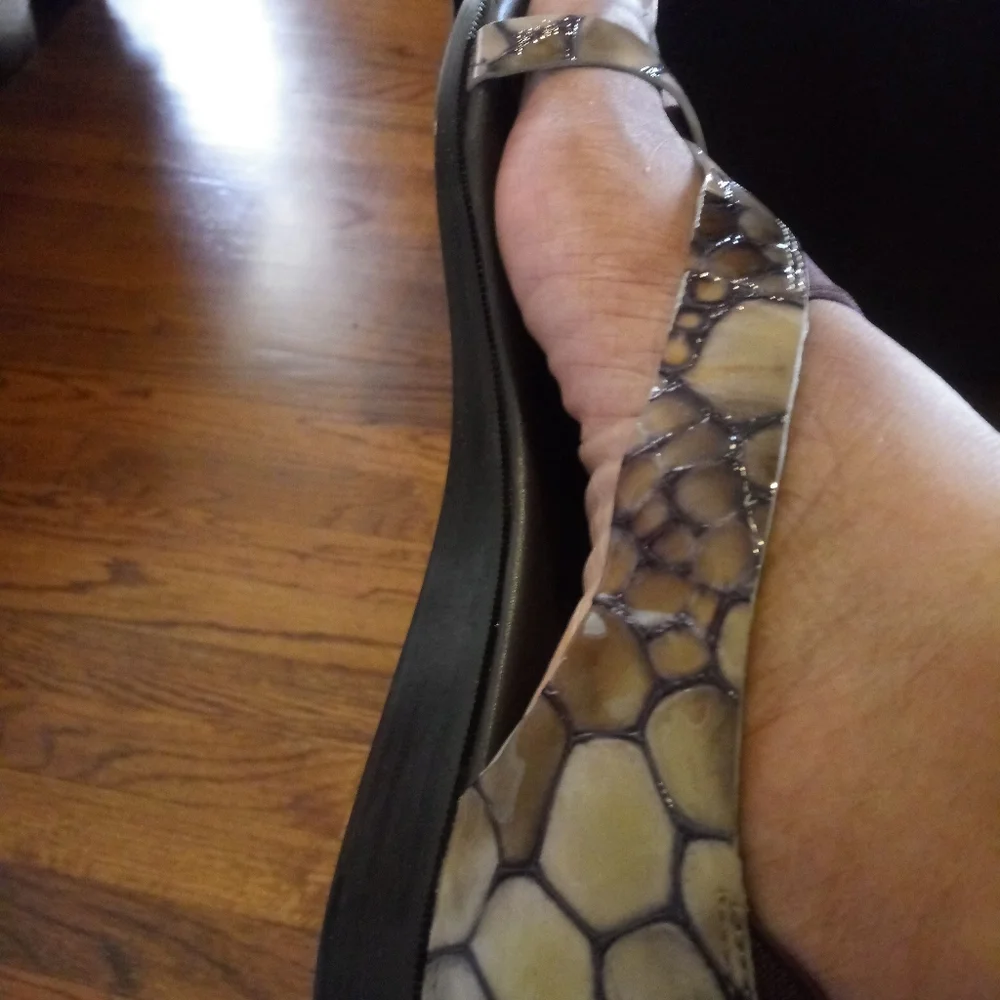 Donald J. Pliner Brown and Beige Snakeskin-Print Leather Thong Sandals